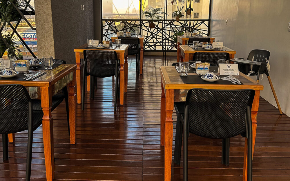 Espaço do café da manhã no Black Inn Flamboyant